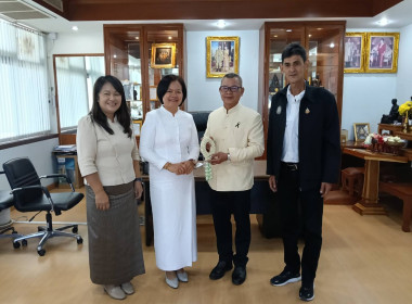 สำนักงานสหกรณ์จังหวัดหนองคายร่วมทำบุญถวายภัตตาหารเช้าแด่พระภิกษุสงฆ์และสามเณร และไหว้สักการะสิ่งศักดิ์สิทธิ์ประจำกรมส่งเสริมสหกรณ์ ... พารามิเตอร์รูปภาพ 8