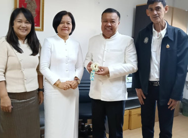 สำนักงานสหกรณ์จังหวัดหนองคายร่วมทำบุญถวายภัตตาหารเช้าแด่พระภิกษุสงฆ์และสามเณร และไหว้สักการะสิ่งศักดิ์สิทธิ์ประจำกรมส่งเสริมสหกรณ์ ... พารามิเตอร์รูปภาพ 10