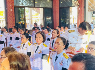 สำนักงานสหกรณ์จังหวัดหนองคายร่วมพิธีเนื่องในวันคล้ายวันสวรรคตสมเด็จพระนางเจ้าสิริกิติ์ พระบรมราชินีนาถ พระบรมราชชนนีพันปีหลวงและพิธีถวายดอกไม้จันทน์ภาคประชาชน ... พารามิเตอร์รูปภาพ 4