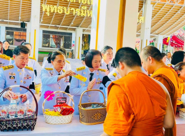 สำนักงานสหกรณ์จังหวัดหนองคายร่วมพิธีเนื่องในวันคล้ายวันสวรรคตสมเด็จพระนางเจ้าสิริกิติ์ พระบรมราชินีนาถ พระบรมราชชนนีพันปีหลวงและพิธีถวายดอกไม้จันทน์ภาคประชาชน ... พารามิเตอร์รูปภาพ 5